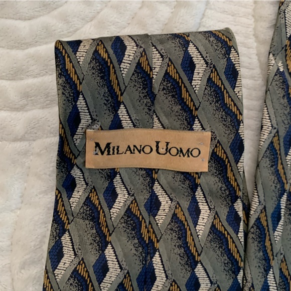 Italian Silk Geometric Patterned Tie - Green and Blue - Picture 5 of 11